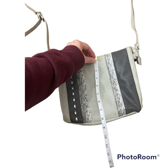 Gray animal print embellished crossbody purse - Picture 3 of 6